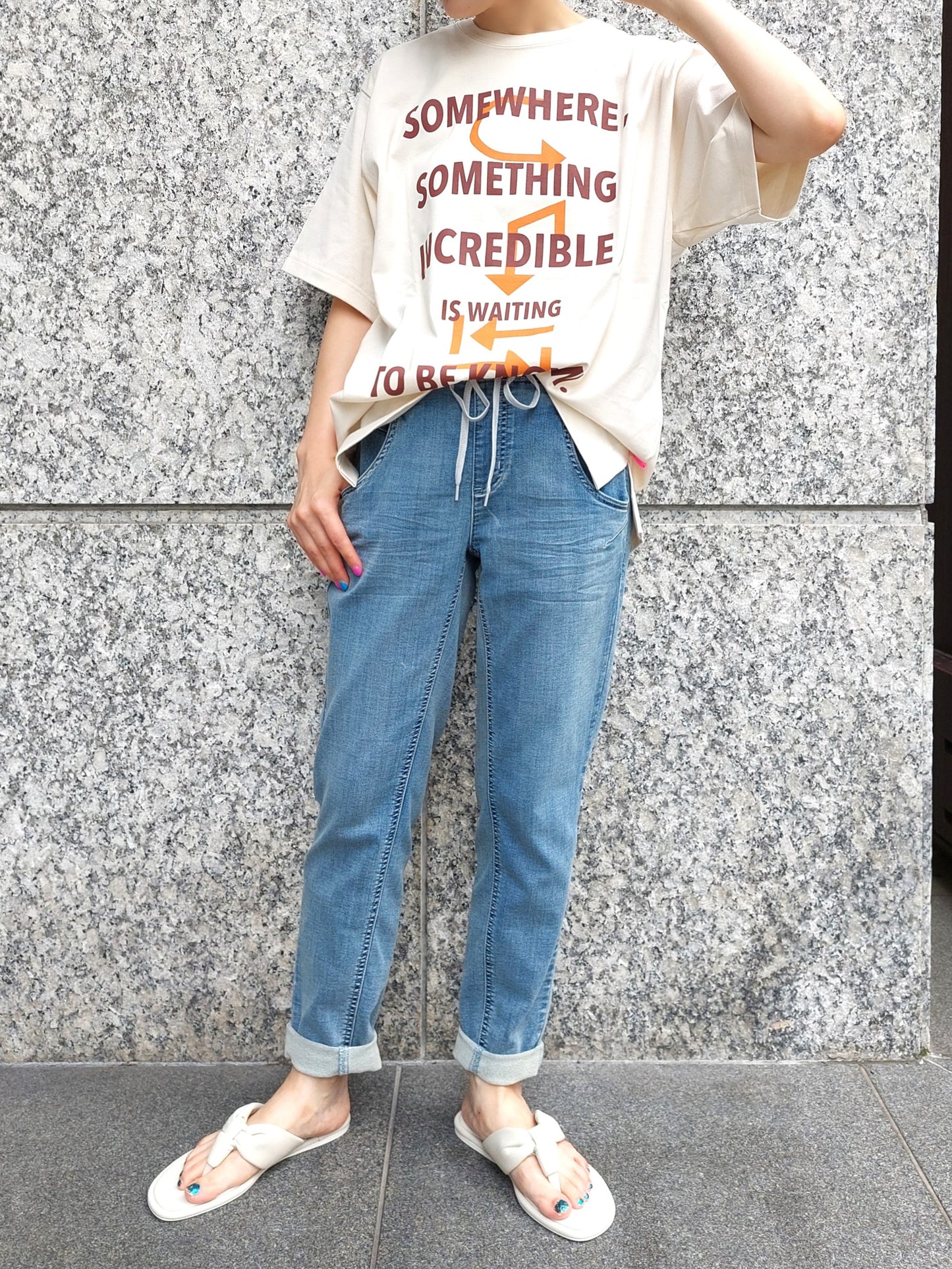 THOMAS MAGPIE SOMEWHERE ロゴTシャツ