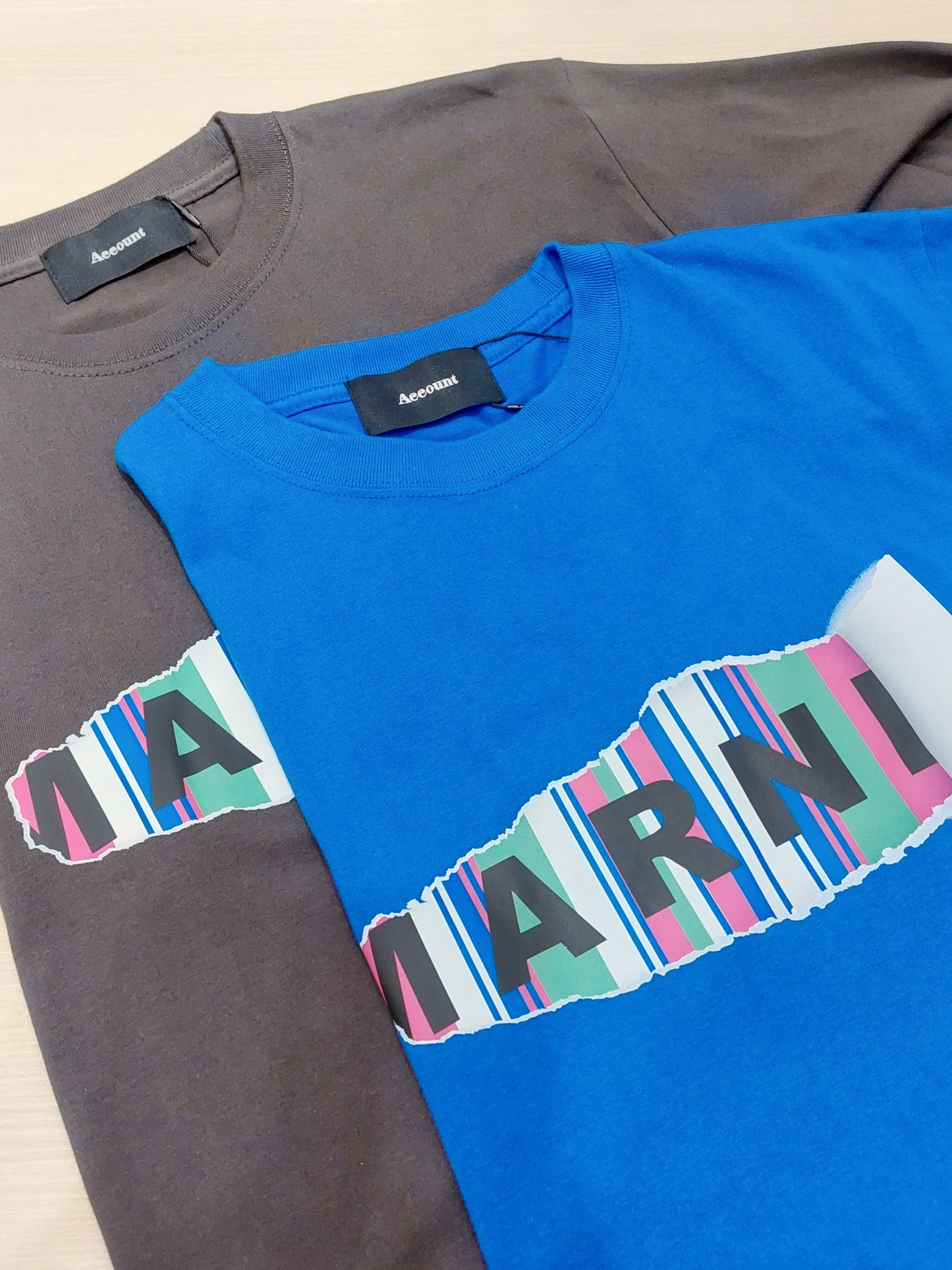 クルーネックパロディーTシャツ長袖