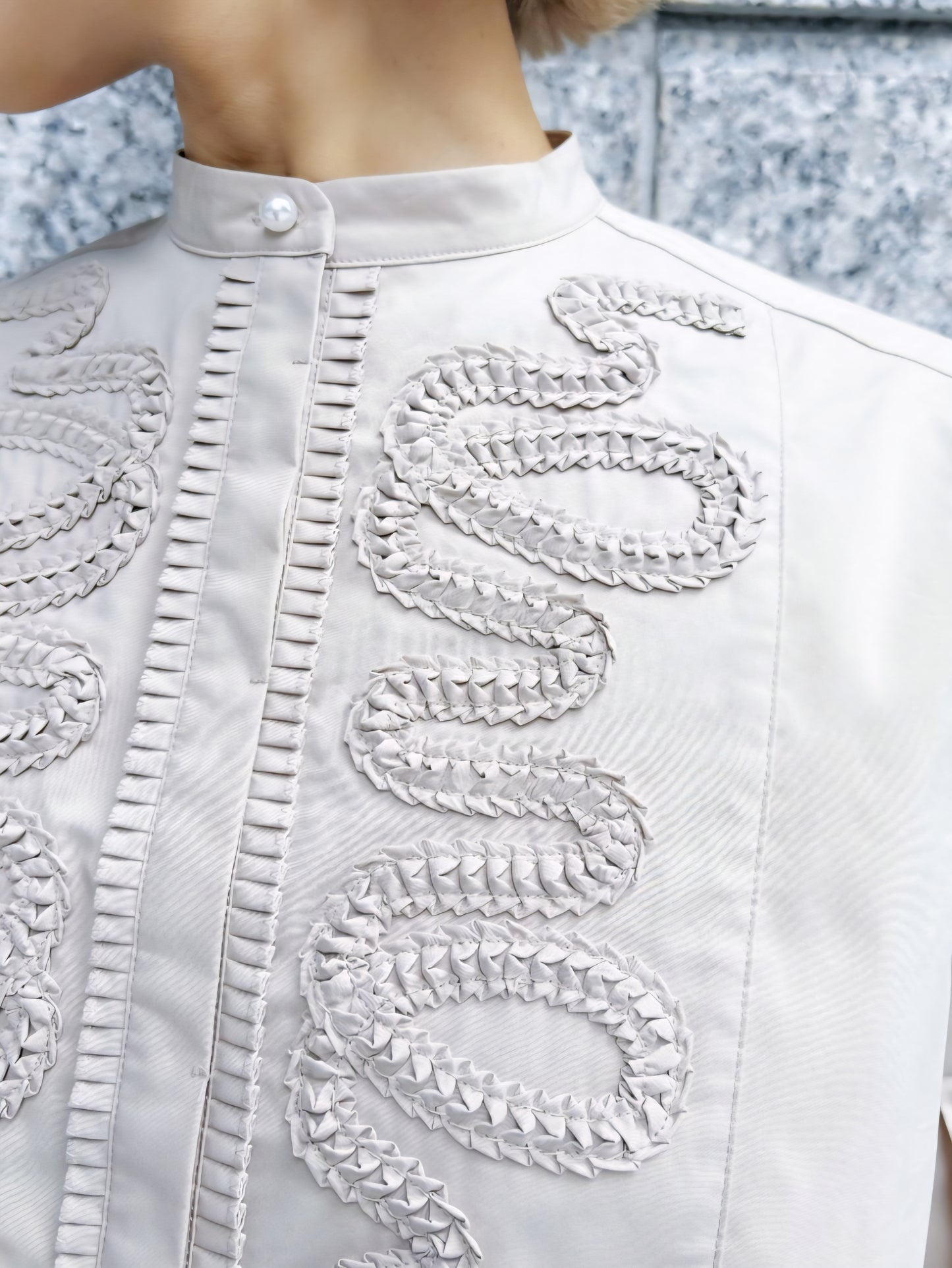 SOI-MeME ダイヤタック刺繍バルーンスリーブショートブラウス