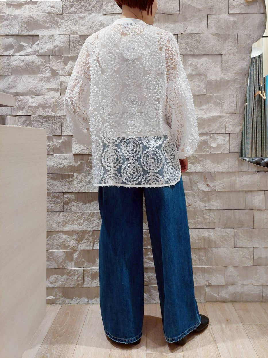 TORRAZZO DONNA フラワーレースバンドカラーふわ袖チュールブラウス