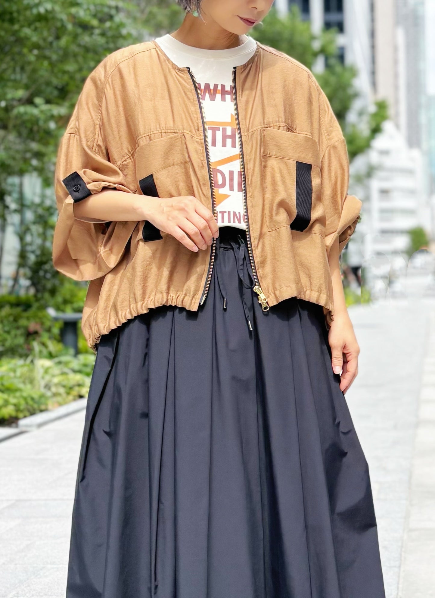 trois シアーマットサテンノーカラーシャツジャケット