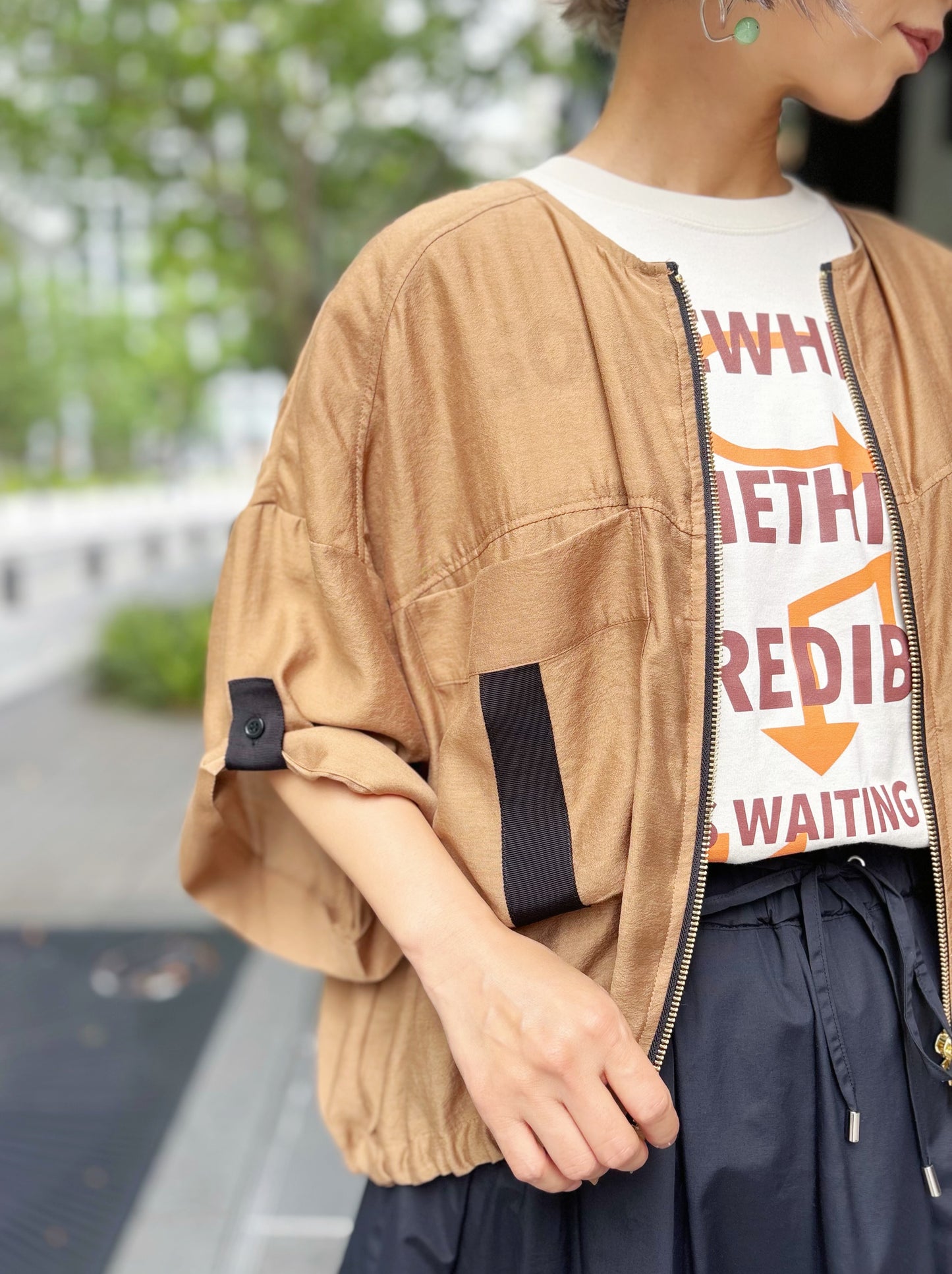 trois シアーマットサテンノーカラーシャツジャケット