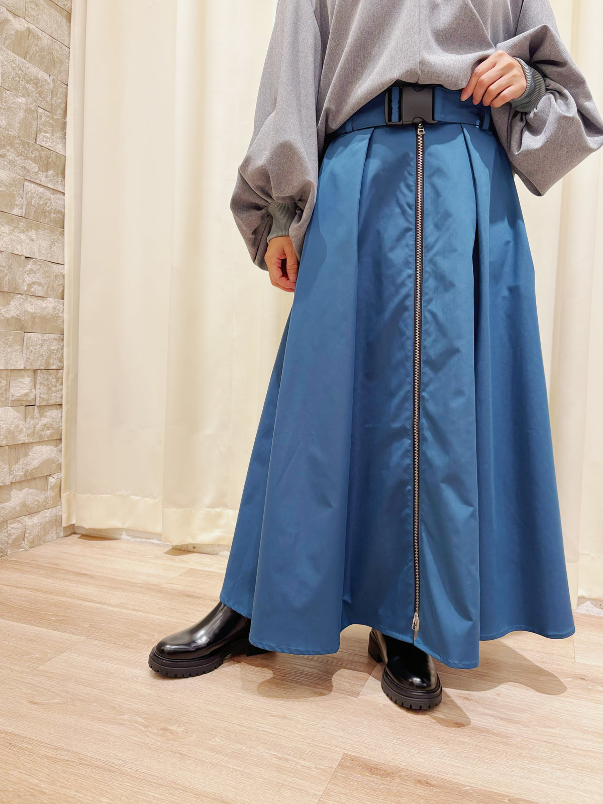MARECHAL TERRE　フロントZIPボリュームタックフレアスカート　