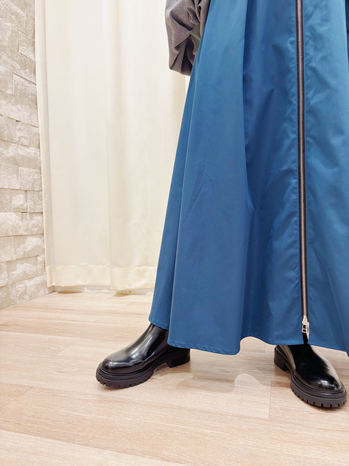 MARECHAL TERRE　フロントZIPボリュームタックフレアスカート　