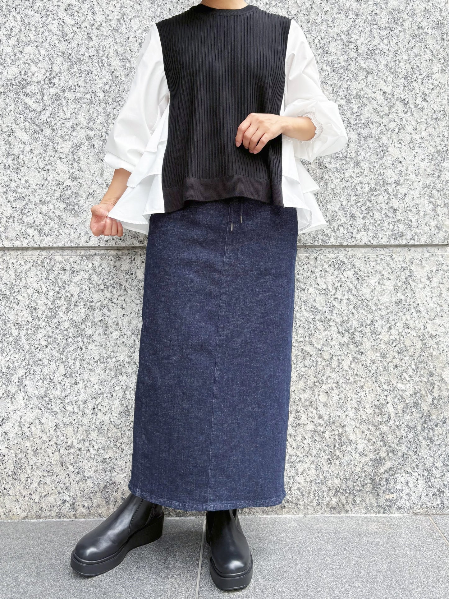 TORRAZZO DONNA　リブニット×ラッフルパーツブラウス