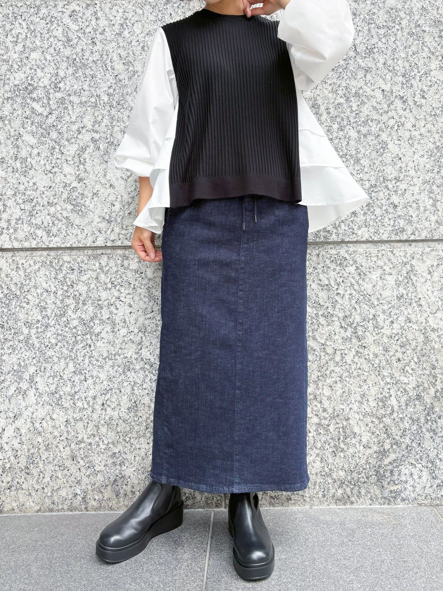 TORRAZZO DONNA　リブニット×ラッフルパーツブラウス