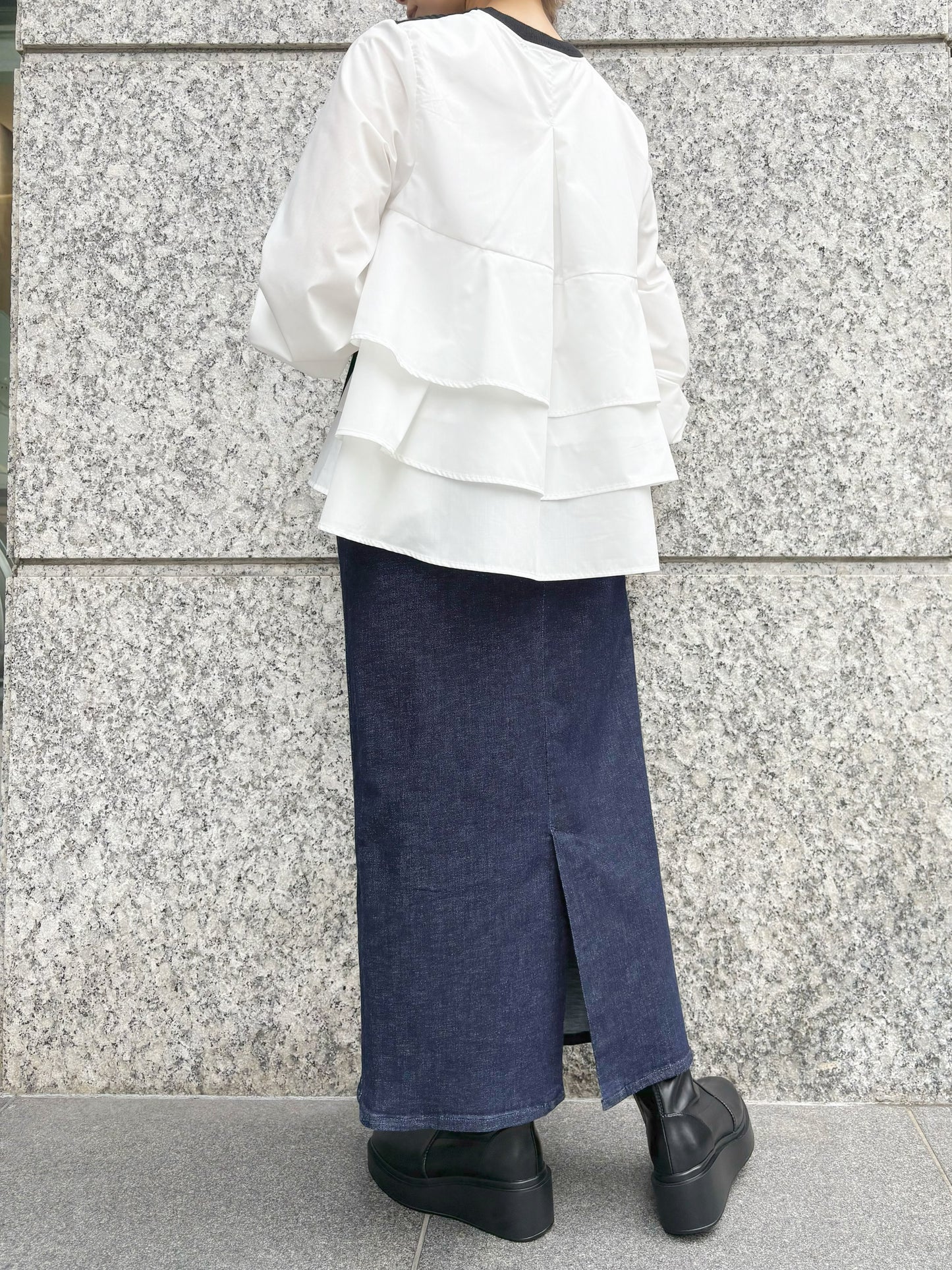 TORRAZZO DONNA　リブニット×ラッフルパーツブラウス