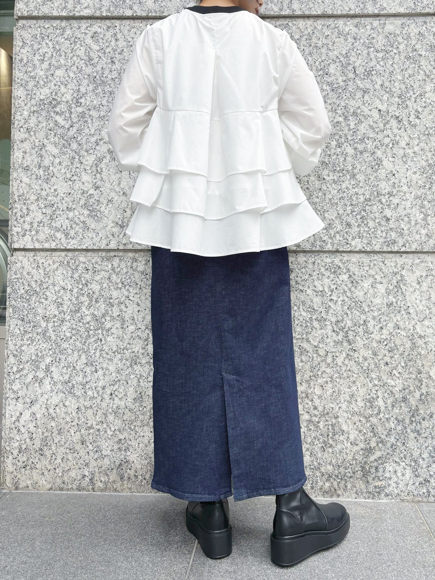 TORRAZZO DONNA　リブニット×ラッフルパーツブラウス