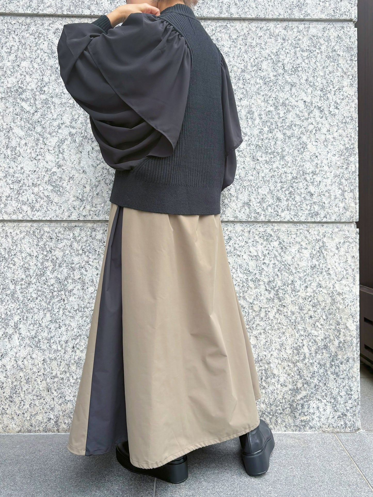【期間限定SALE】１％　ティアードボリュームスリーブ切替ZIPハイネックニット