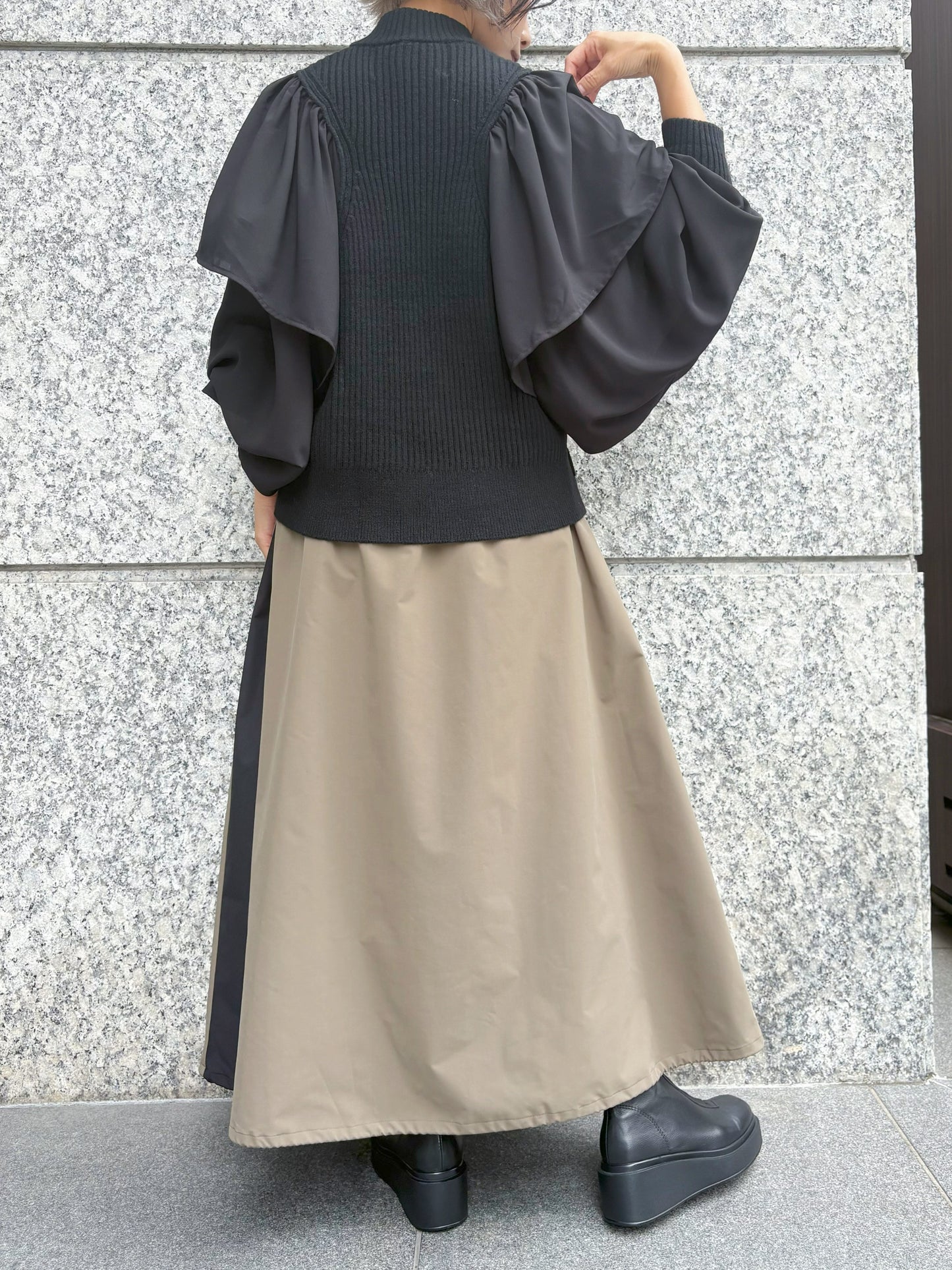 【期間限定SALE】１％　ティアードボリュームスリーブ切替ZIPハイネックニット