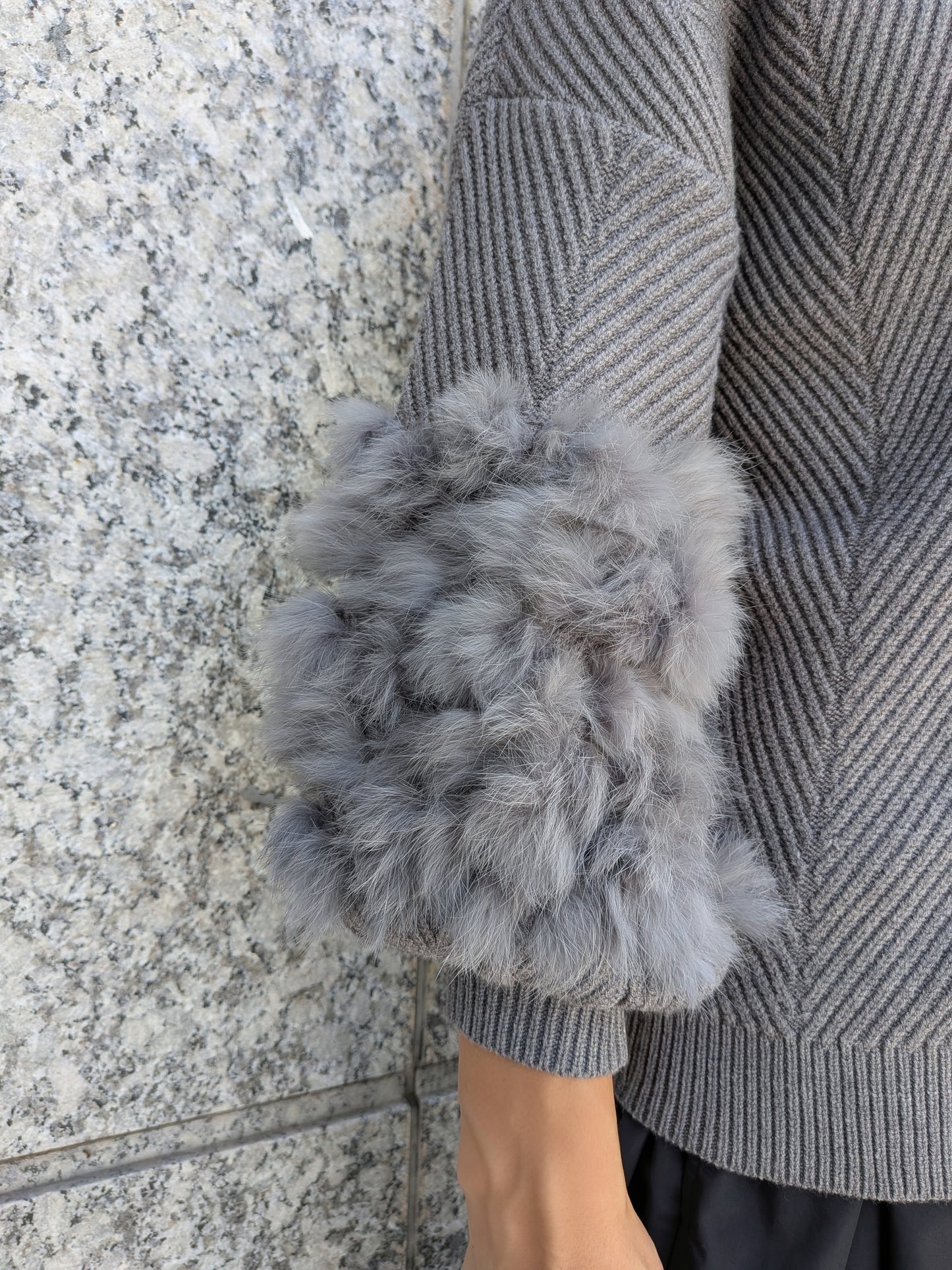 TORRAZZO DONNA ラビットファースリーブ2WAYニットカーディガン