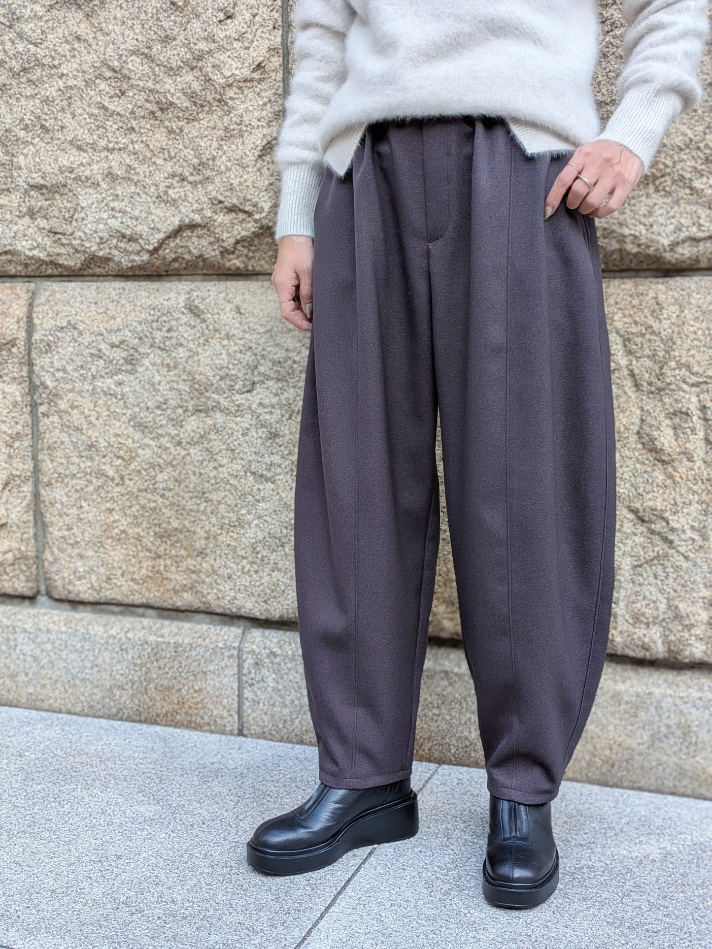 trois　ウールライクウォームバレルパンツ
