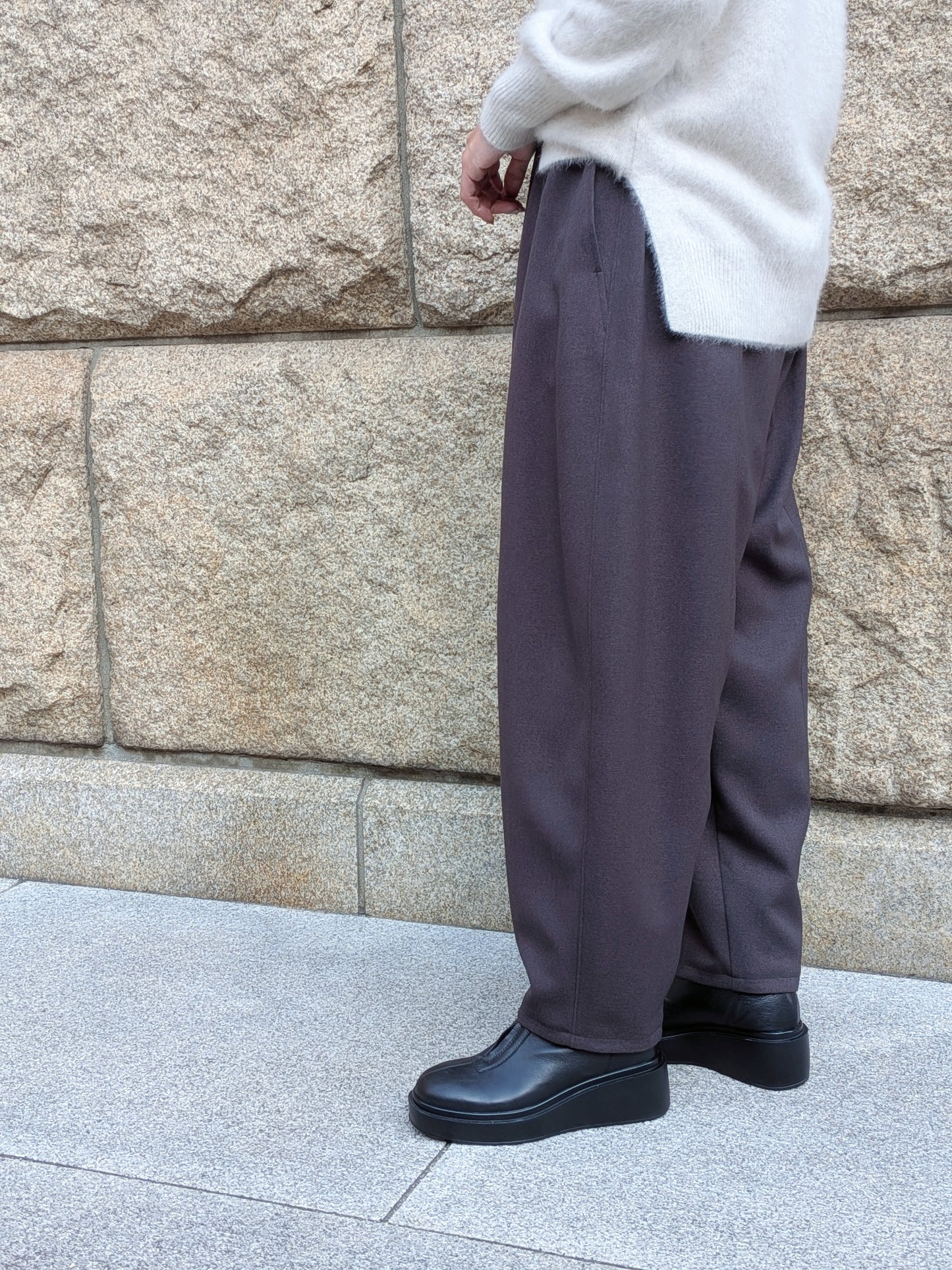 trois　ウールライクウォームバレルパンツ