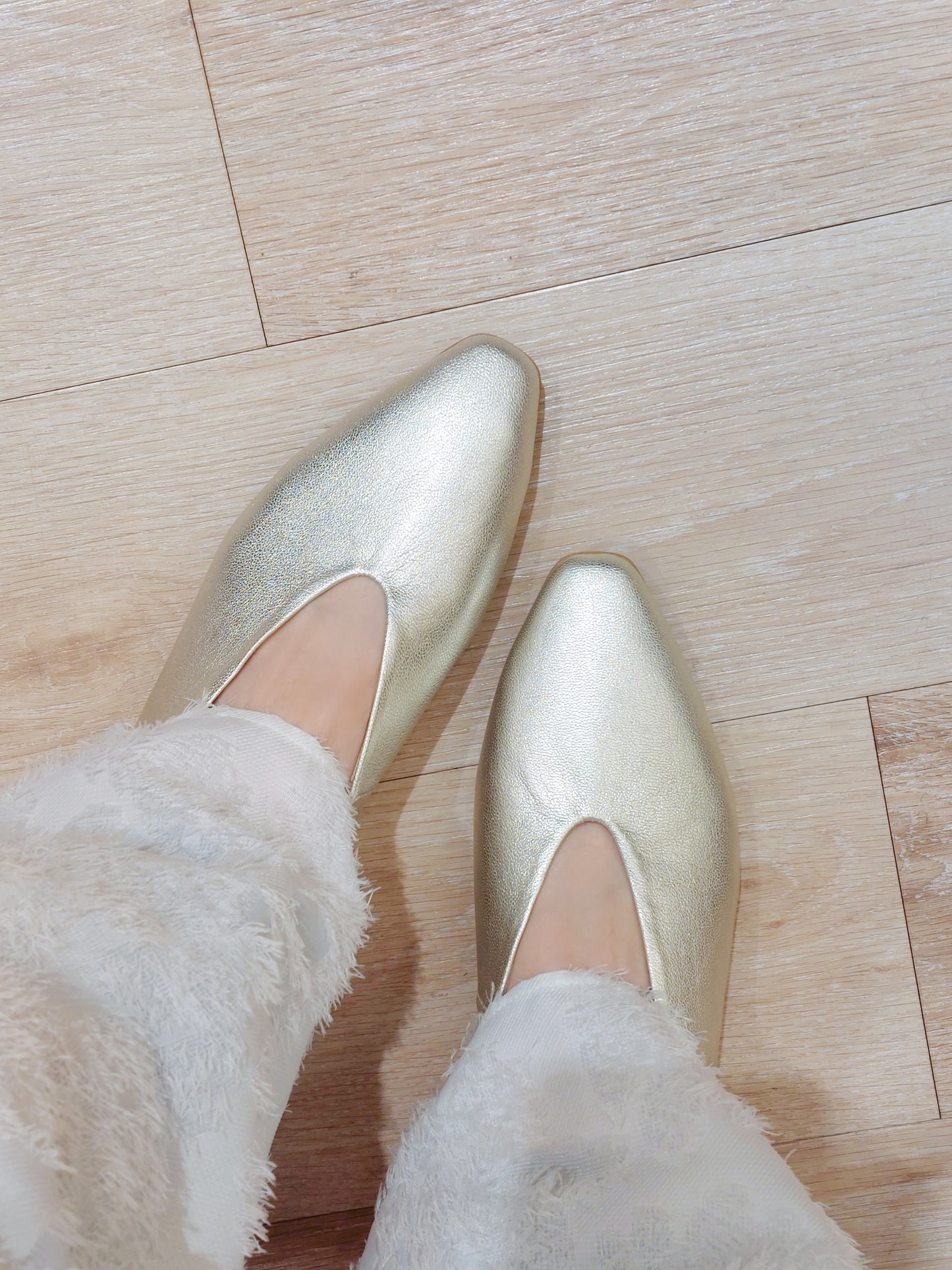 ATELIER BRUGGE ソフトカッターフラットシューズ