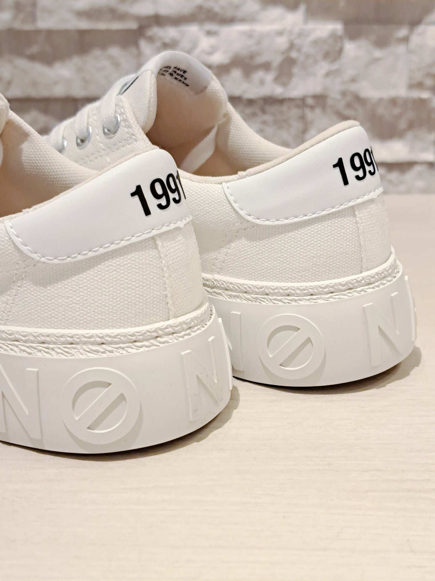 NO NAME キャンバスRESETスニーカー