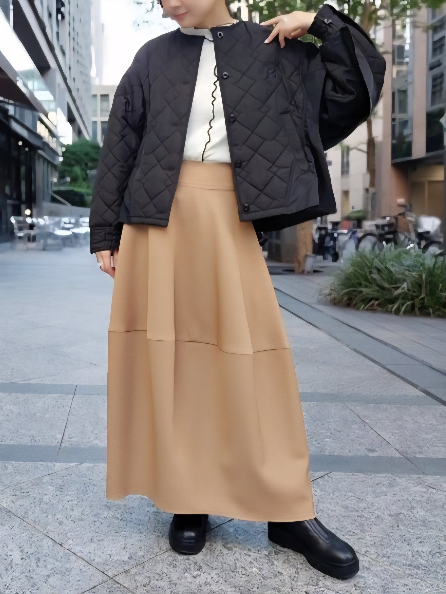 USU gallery　タフタキルティングバックフリルブルゾン