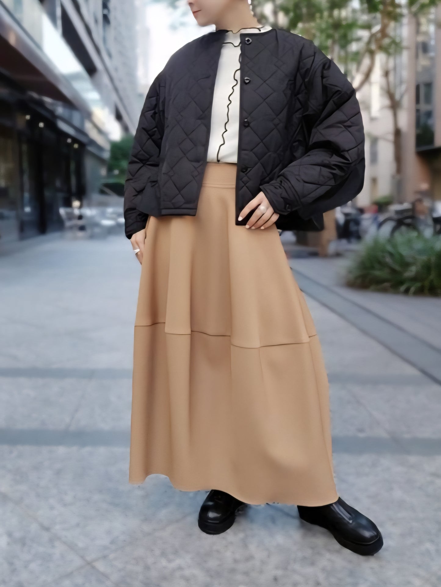 USU gallery　タフタキルティングバックフリルブルゾン