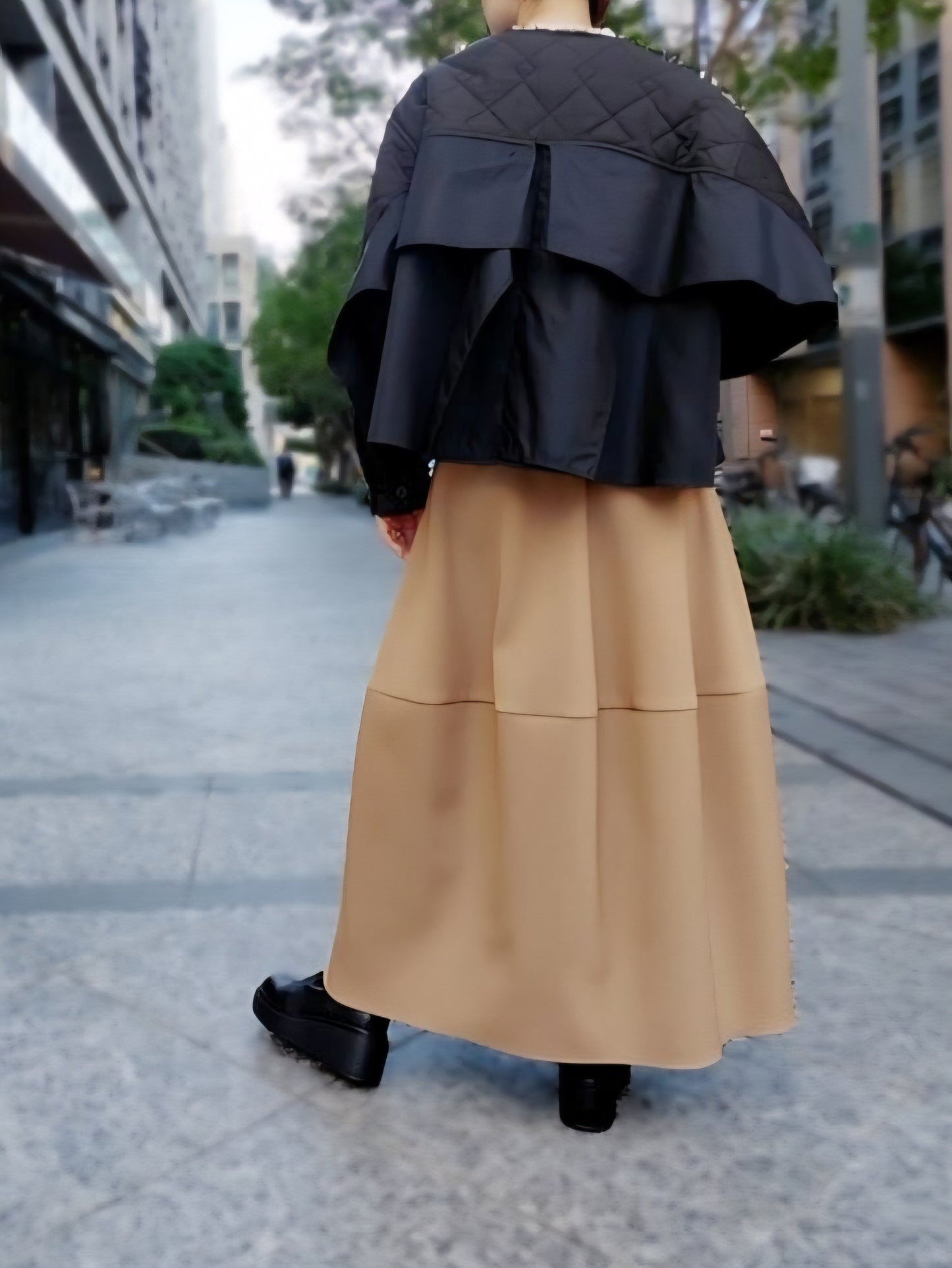 USU gallery　タフタキルティングバックフリルブルゾン