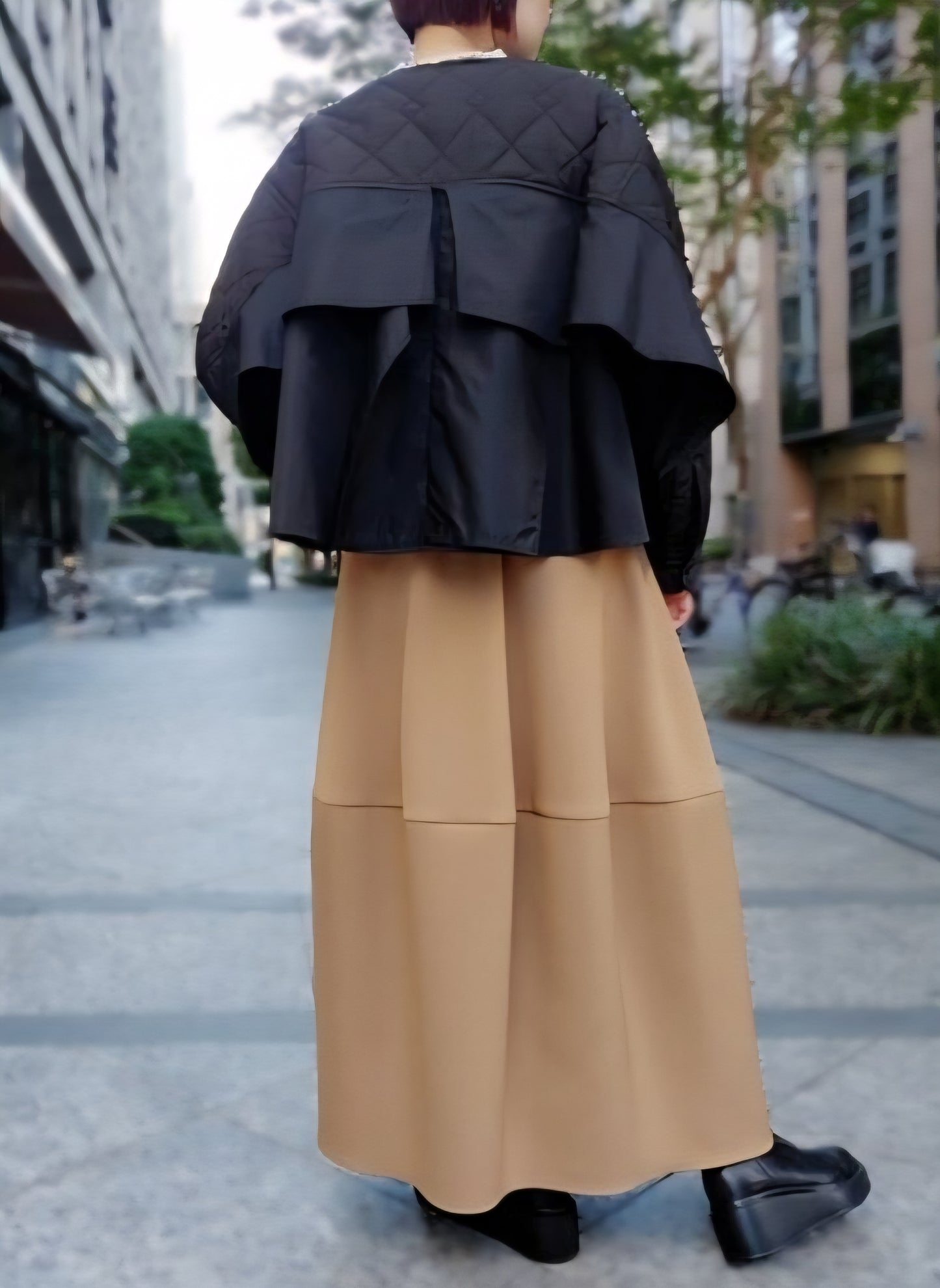 USU gallery　タフタキルティングバックフリルブルゾン