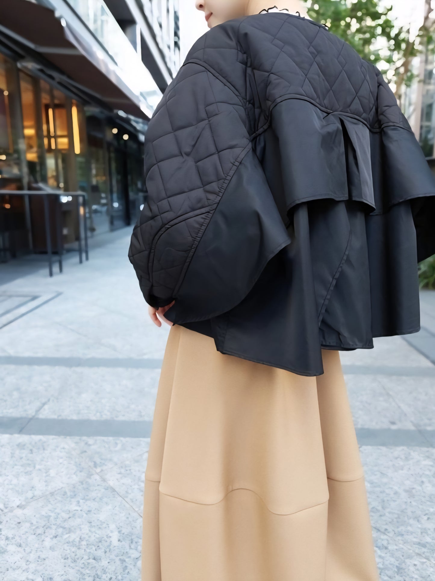 USU gallery　タフタキルティングバックフリルブルゾン