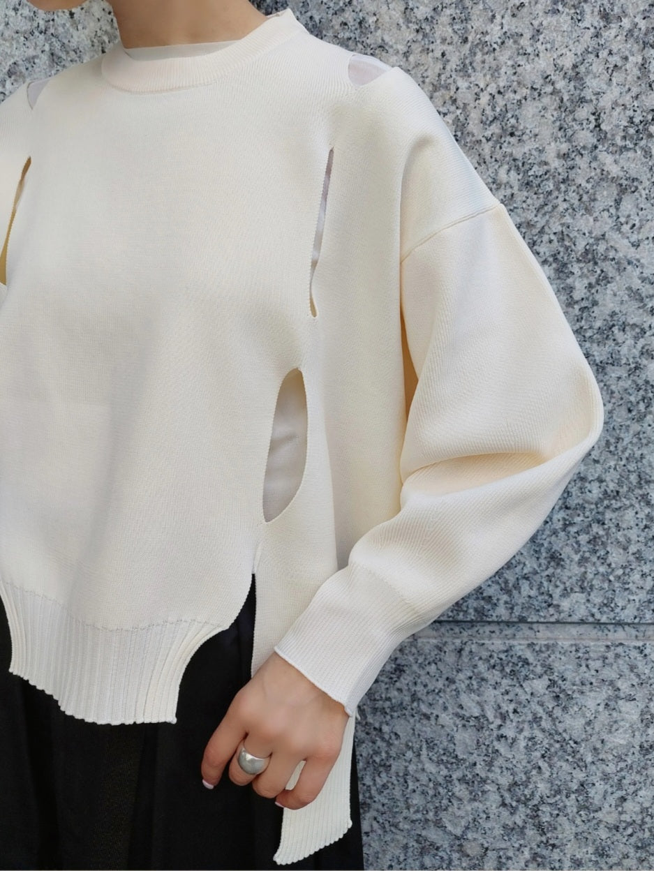 1％ クルーネックホールニット