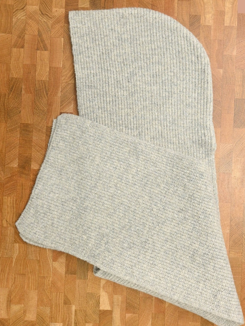 trois　畦編みフーディマフラー