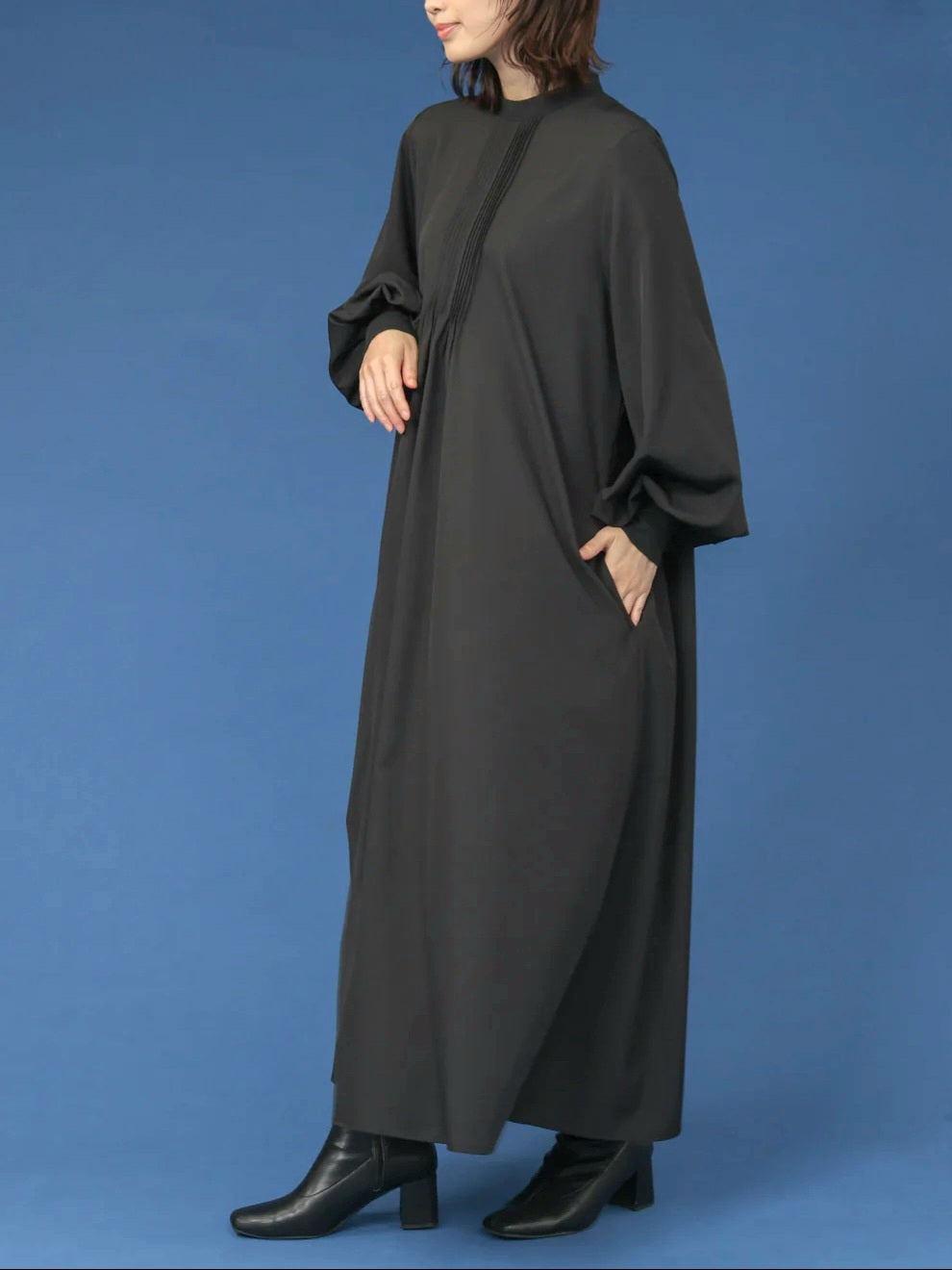 trois　ピンタックギャザーフレアワンピース　