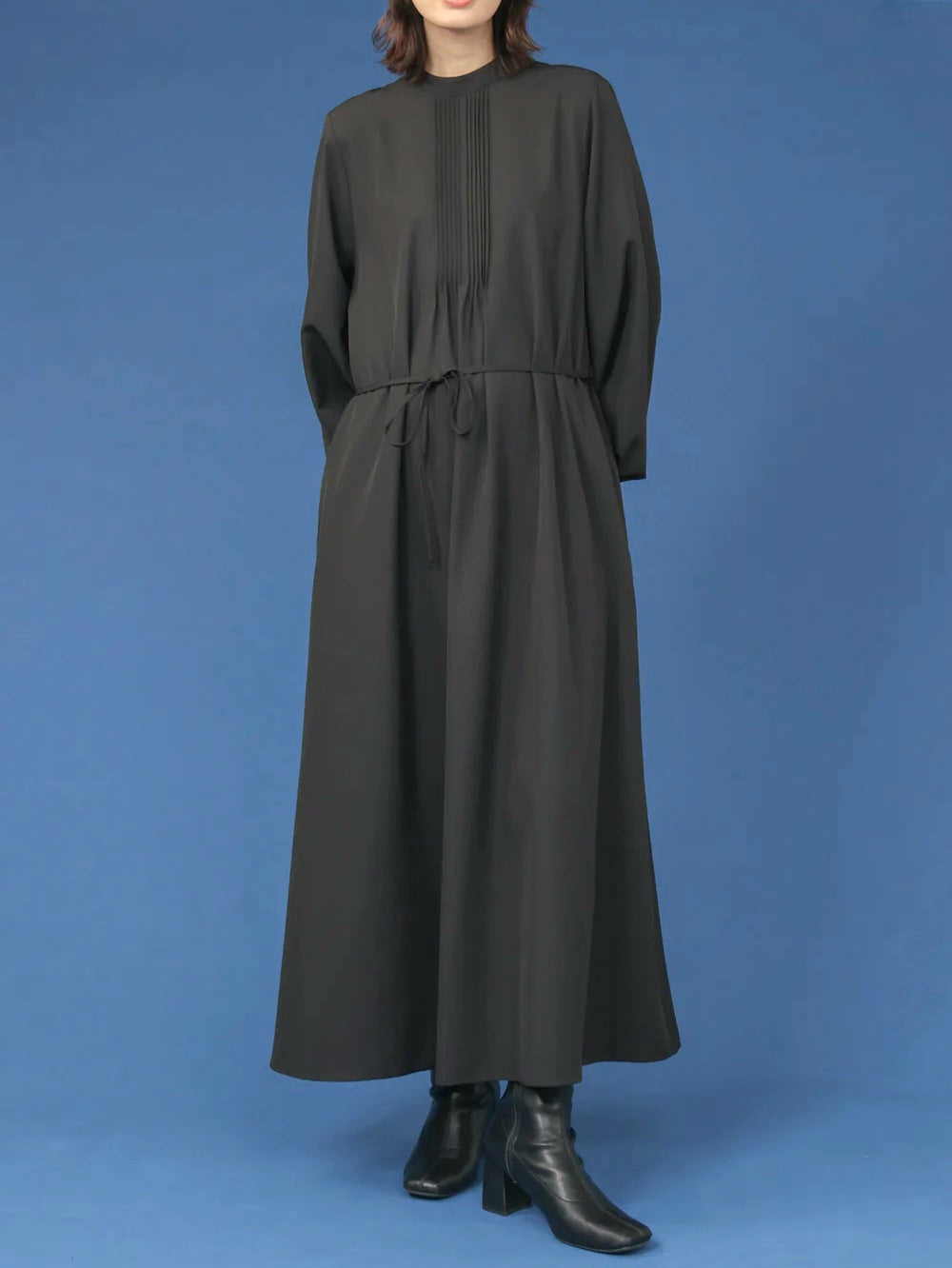 trois　ピンタックギャザーフレアワンピース　