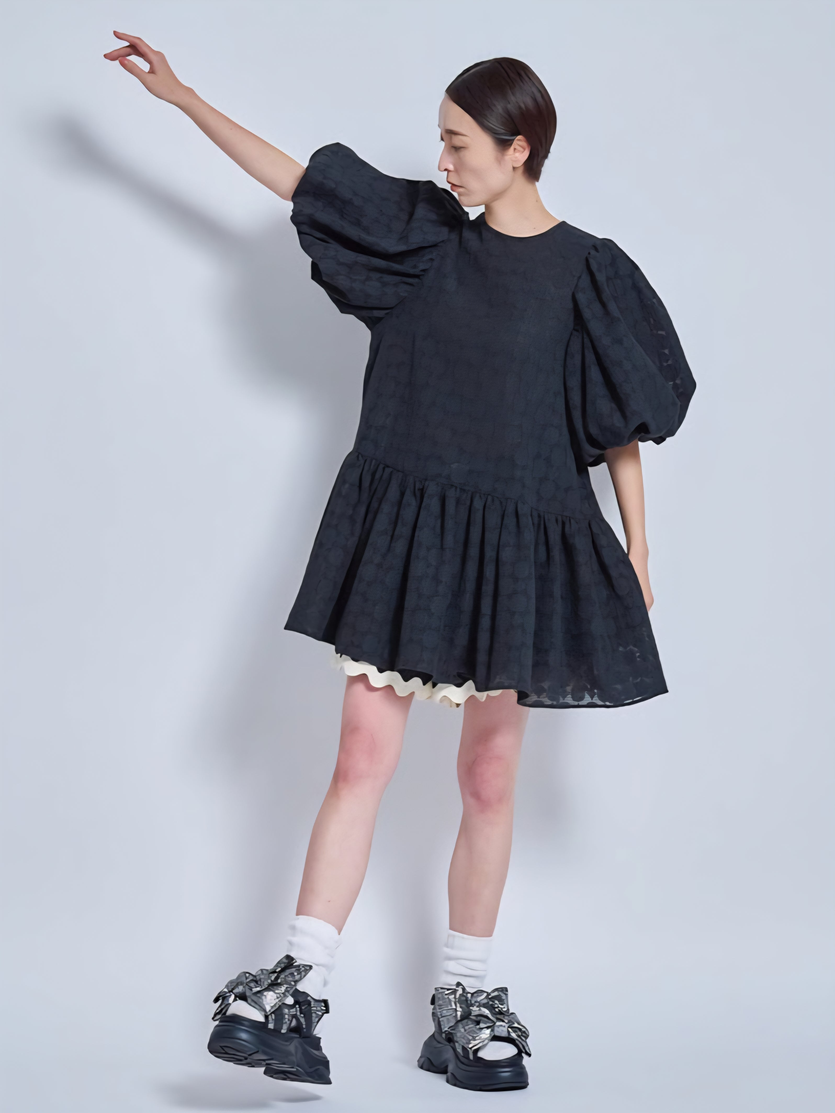 予約販売】THOMAS MAGPIE シアードットジャガードワンピース – TORAYA