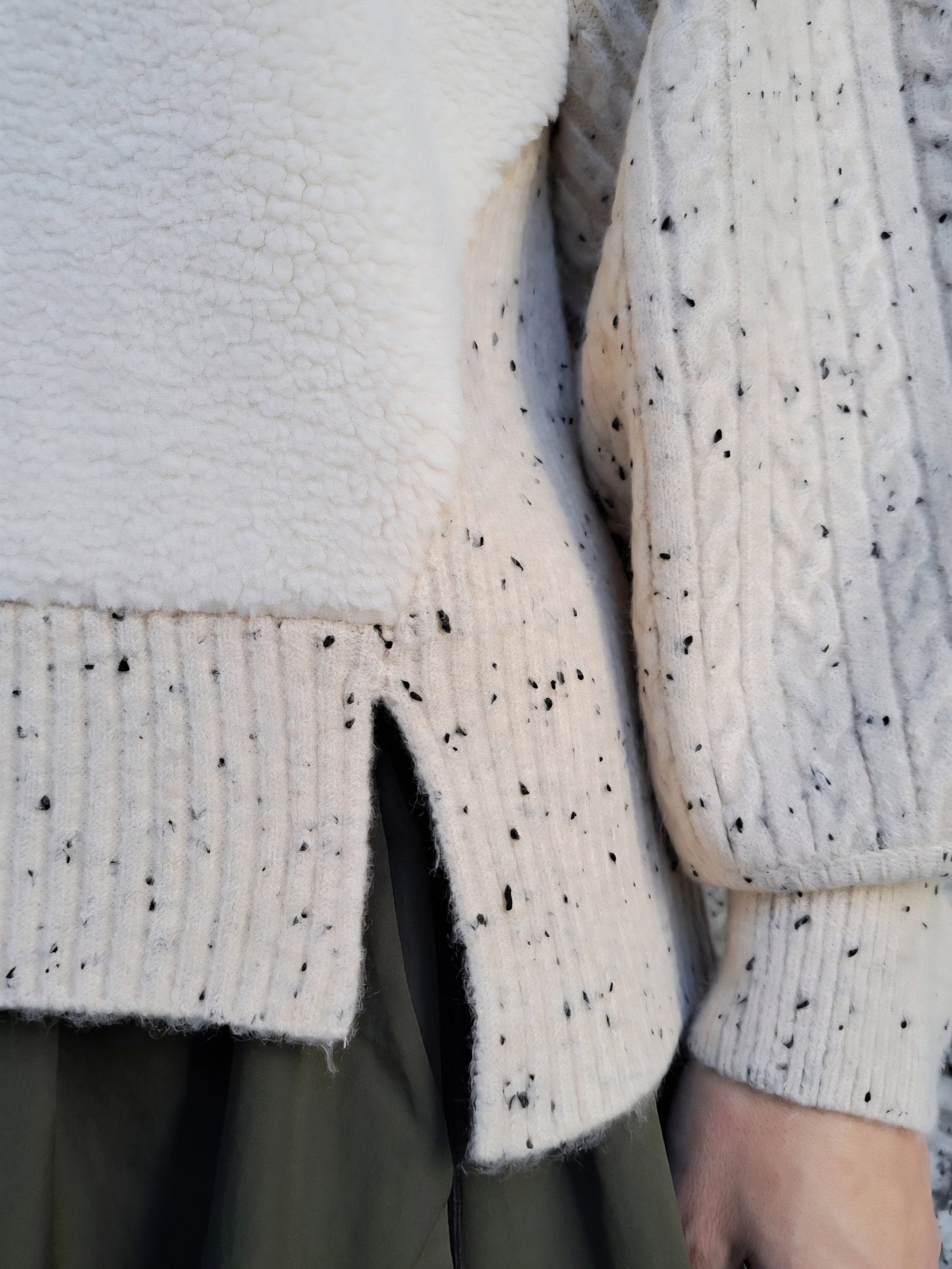 trois　MIXニット×ふわもこボア切替プルオーバー