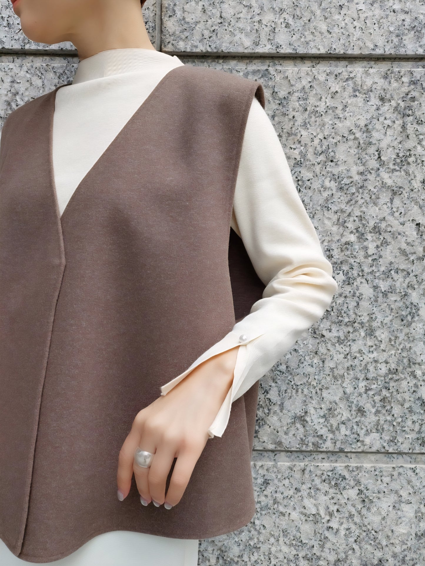 【SALE】BRAHMIN　レーヨンポリもちもちパールモックネックニット