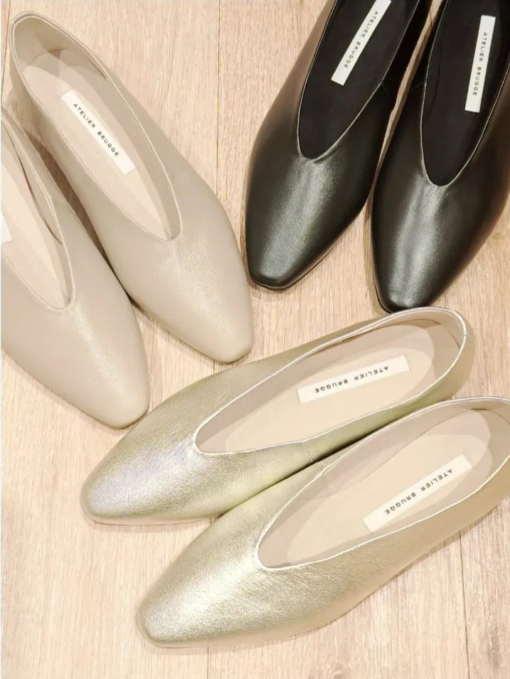 ATELIER BRUGGE ソフトカッターフラットシューズ