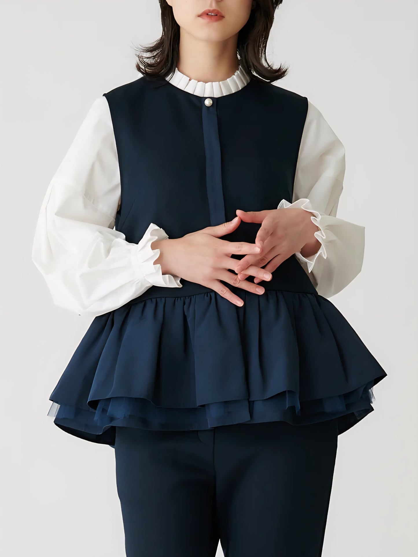 BEATRICE  パールボタンダンボールペプラムベスト　