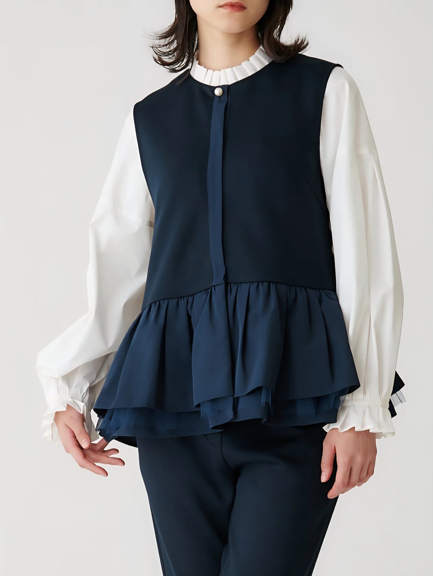 BEATRICE  パールボタンダンボールペプラムベスト　