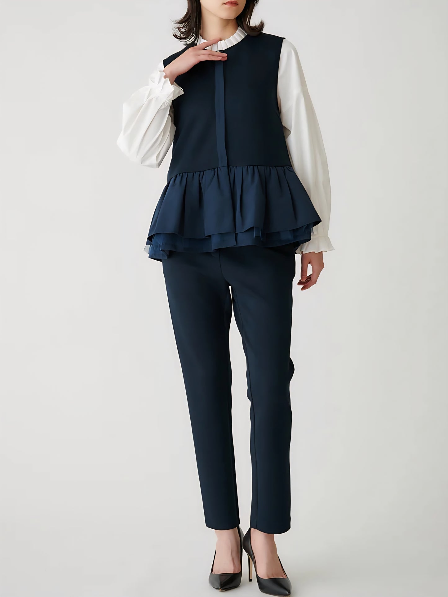 BEATRICE  パールボタンダンボールペプラムベスト　