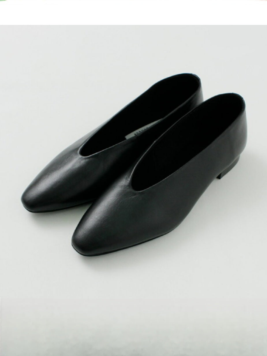 ATELIER BRUGGE ソフトカッターフラットシューズ