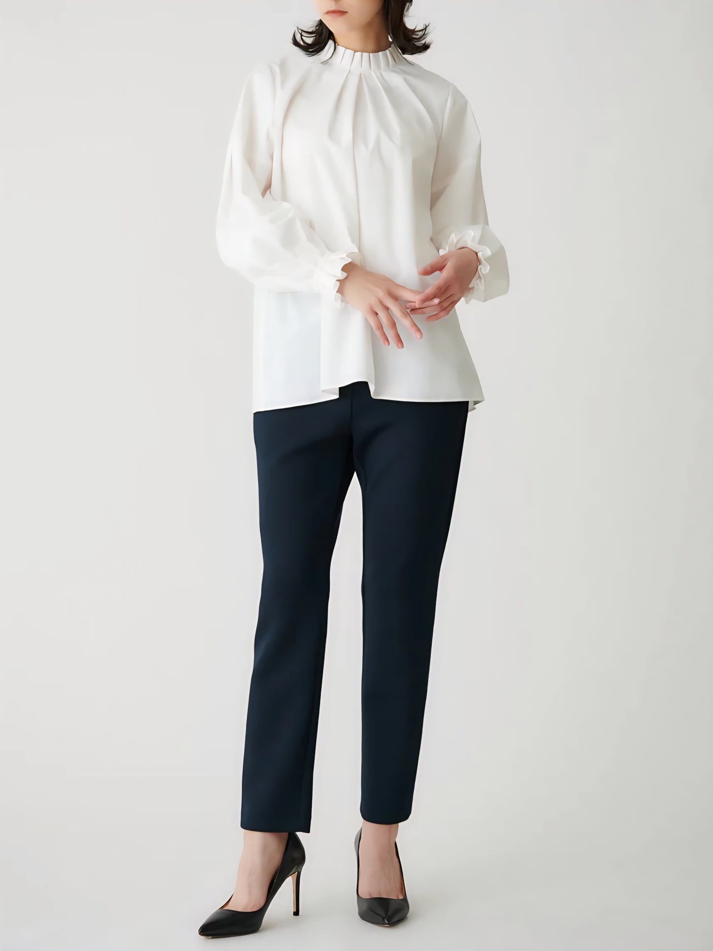 BEATRICE ダンボールバックスリットテーパードパンツ