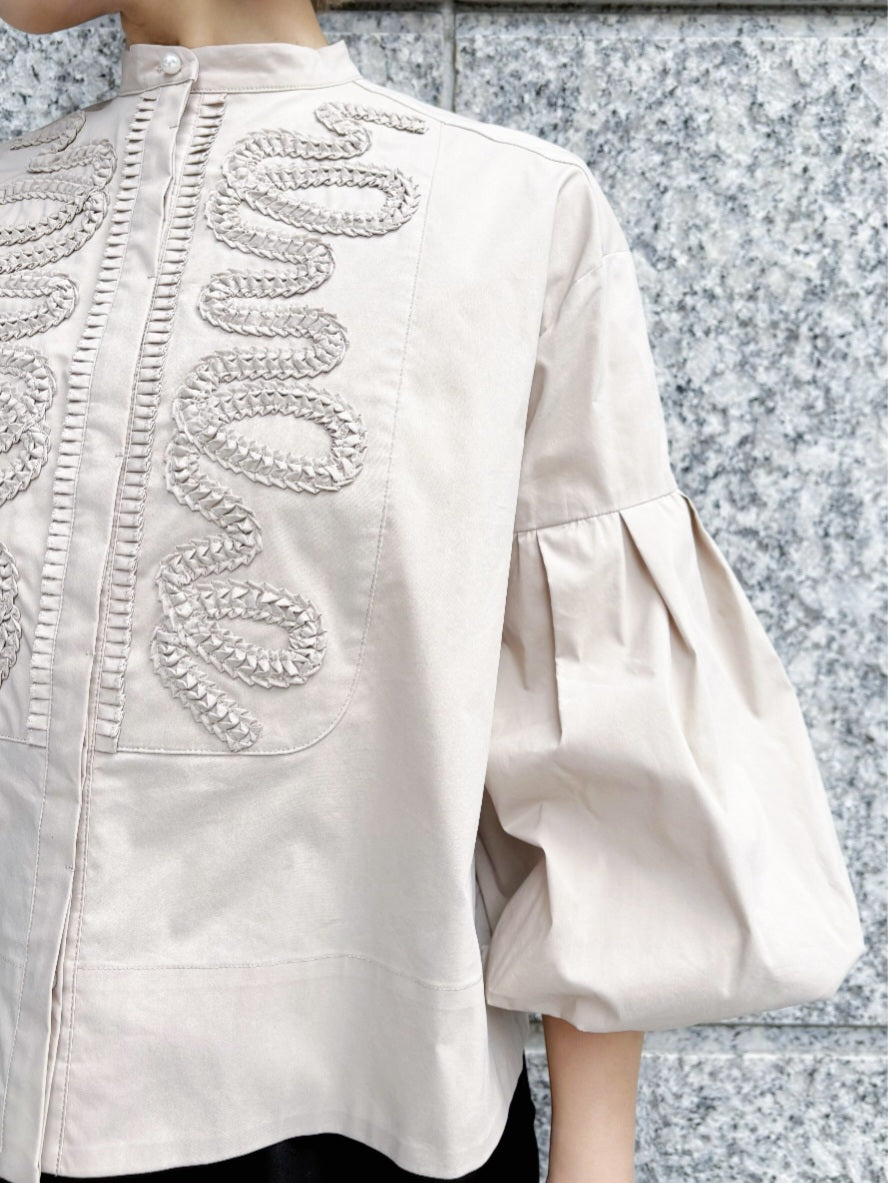 SOI-MeME　ダイヤタック刺繍バルーンスリーブショートブラウス