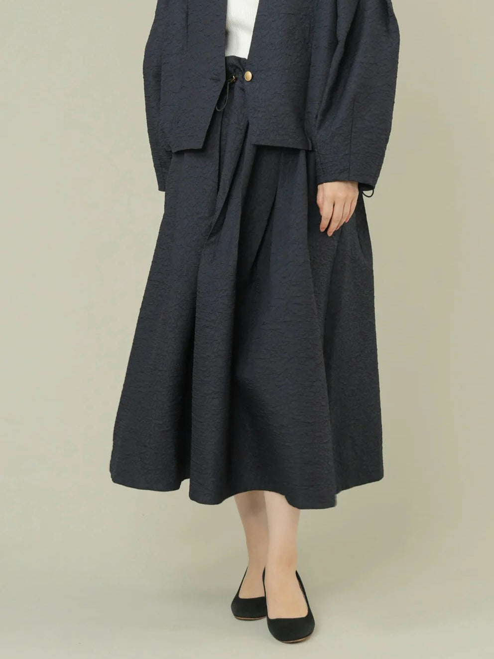 trois　ふくれジャガードスピンドルふんわりスカート