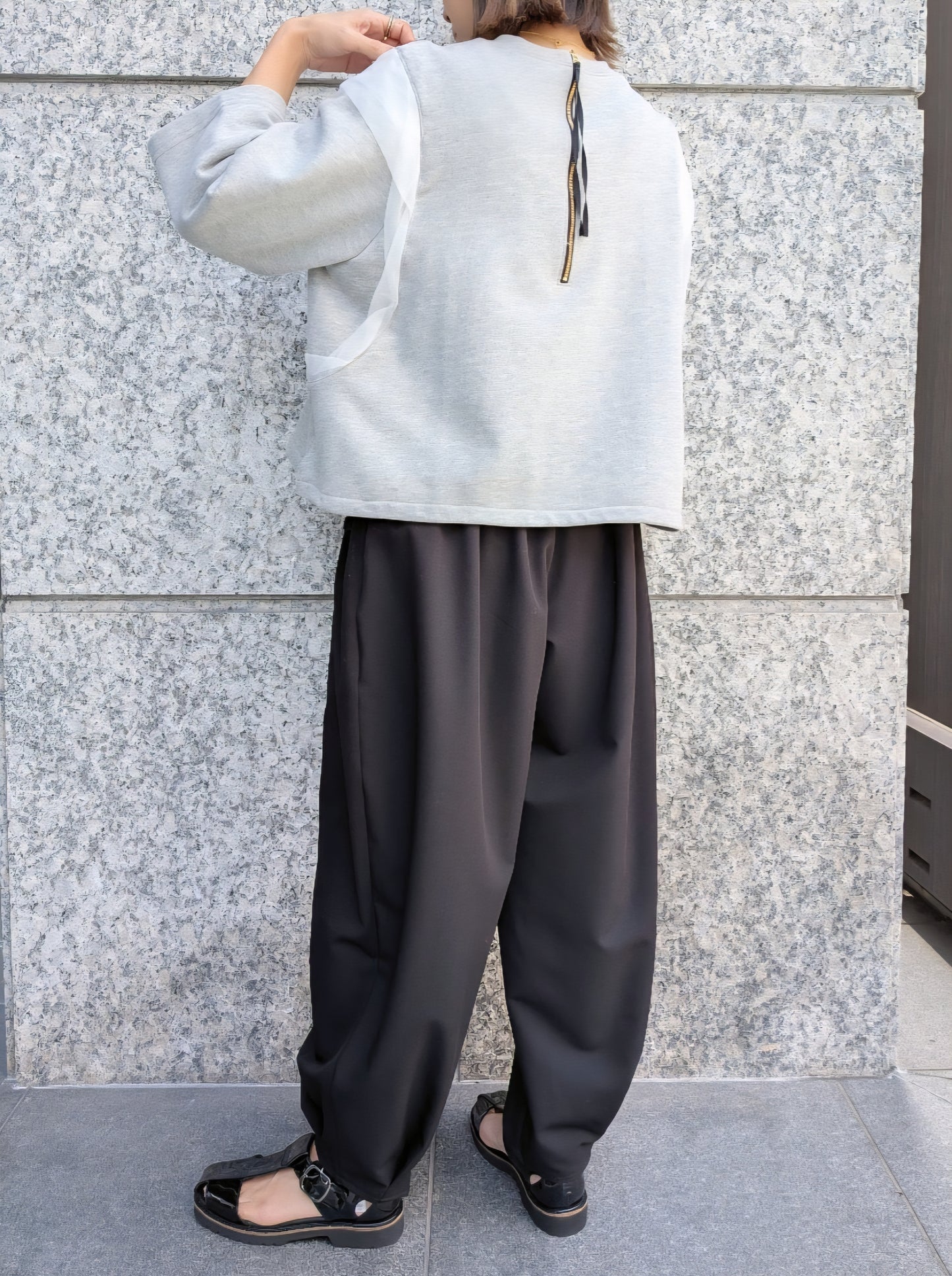 trois スリーブチュールフリル6分袖スウェット