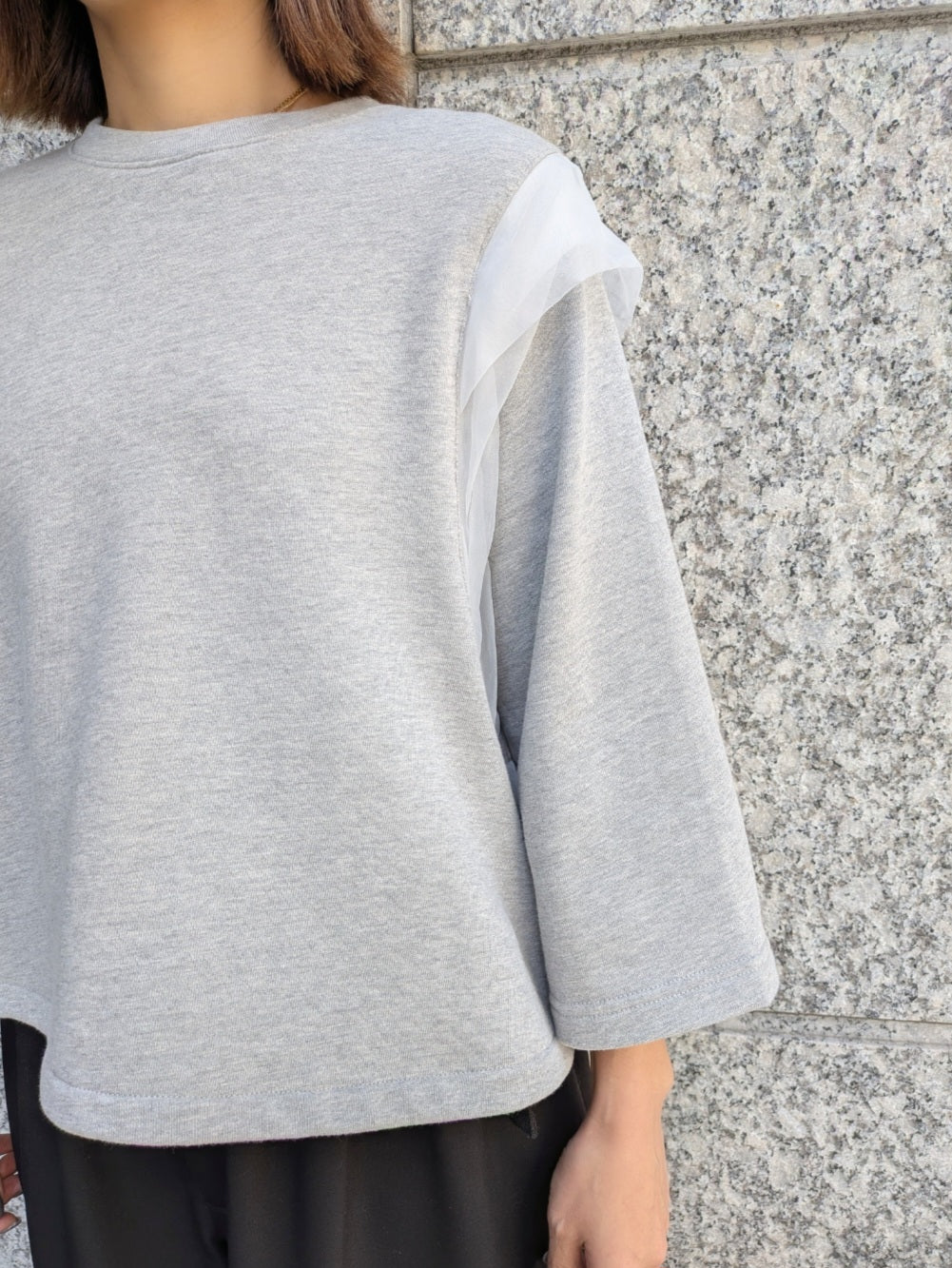 trois スリーブチュールフリル6分袖スウェット