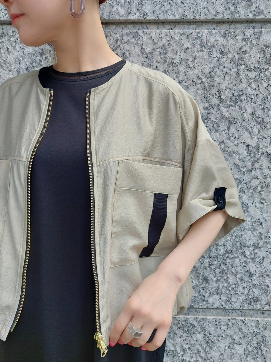 trois シアーマットサテンノーカラーシャツジャケット