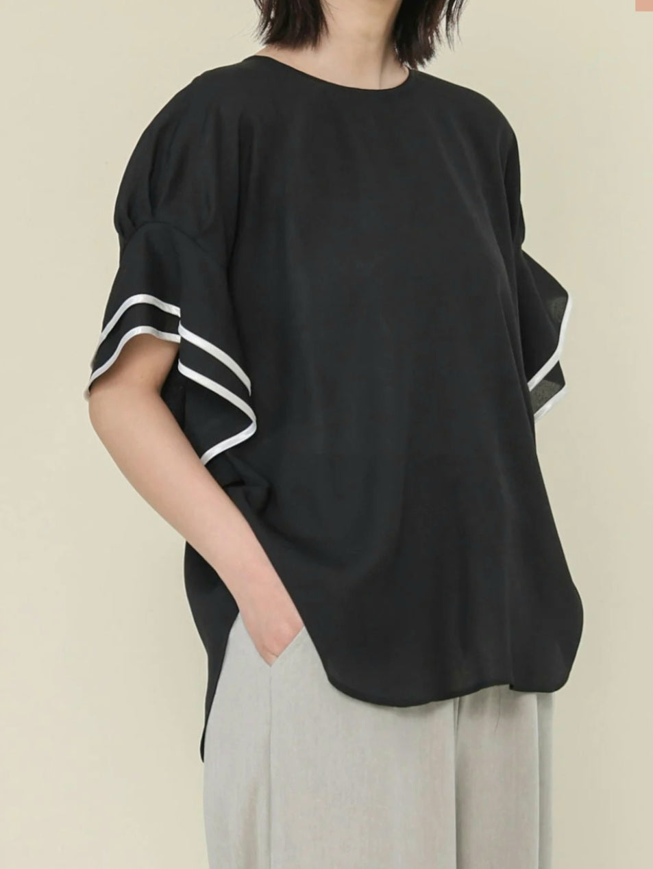 【SALE】trois リネンライクティアードフリルスリーブブラウス